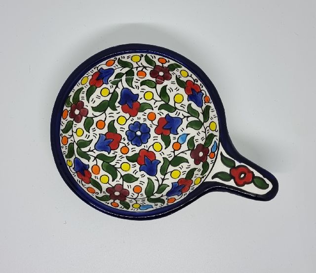 Ceramiczne naczynie ręcznie ronione i malowane